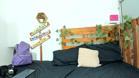 cris_dulce online show from 05/18/26, 07:31