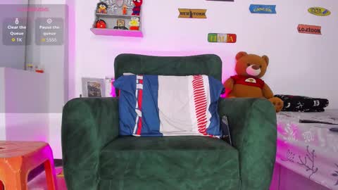 Snapshot of cris_stone chatting on 10/08/25, 12:41 cristian online show from 10/08/25, 12:41