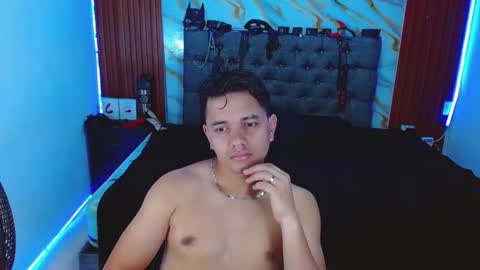 CRISANDMERY online show from 11/30/25, 02:26