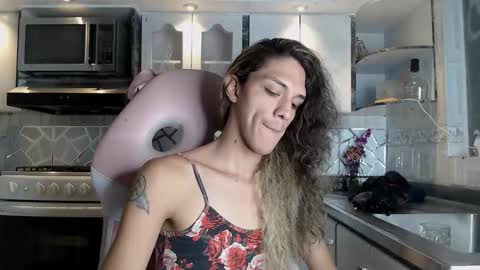 Snapshot of crisozzz chatting on 03/02/26, 08:48 Cristina Onazis online show from 03/02/26, 08:48