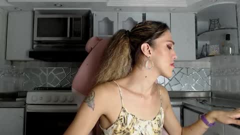 Cristina Onazis online show from 03/11/26, 06:25