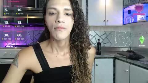 Snapshot of crisozzz chatting on 05/10/26, 05:40 Cristina Onazis online show from 05/10/26, 05:40