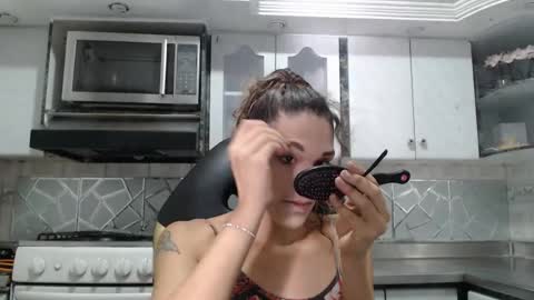 Snapshot of crisozzz chatting on 05/24/26, 05:29 Cristina Onazis online show from 05/24/26, 05:29
