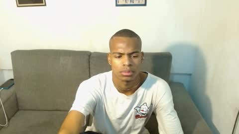 criss_zuri online show from 10/06/25, 11:51