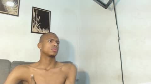 criss_zuri online show from 10/10/25, 11:53