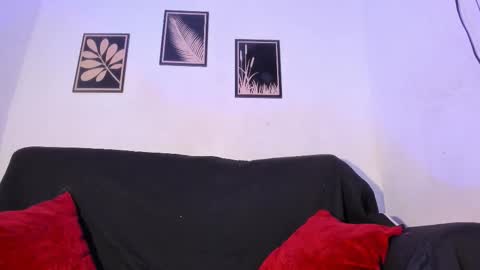 criss_zuri online show from 02/11/26, 12:10