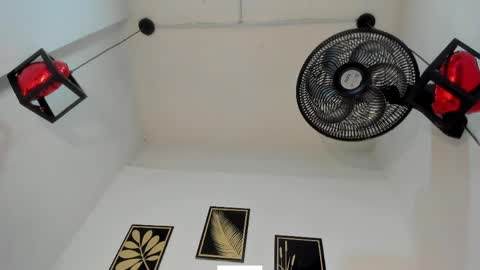 criss_zuri online show from 04/02/26, 12:58