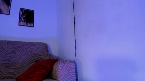 criss_zuri online show from 04/07/26, 12:27