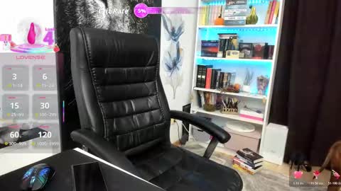 Snapshot of crissnight chatting on 11/11/25, 09:31 Twitter Christinne p online show from 11/11/25, 09:31