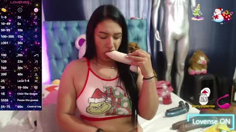 Snapshot of cristal__cherry chatting on 12/24/24, 01:28 CRISTAL online show from 12/24/24, 01:28