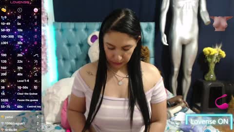 Snapshot of cristal__cherry chatting on 01/08/25, 05:16 CRISTAL online show from 01/08/25, 05:16