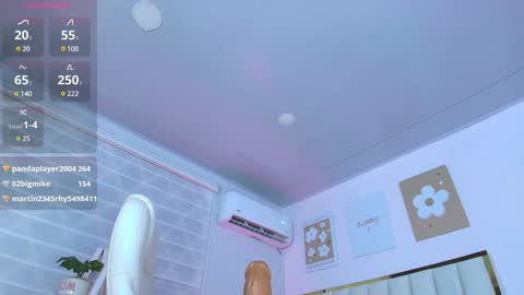 Snapshot of cristal_bunny chatting on 02/03/25, 03:42 Cristal online show from 02/03/25, 03:42