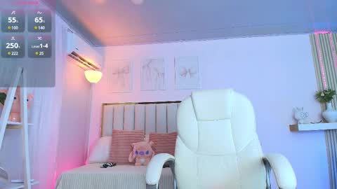Snapshot of cristal_bunny chatting on 02/24/25, 03:44 Cristal online show from 02/24/25, 03:44