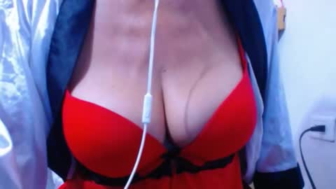Snapshot of cristal_collins1 chatting on 01/15/25, 12:04 cristal_collins1 online show from 01/15/25, 12:04
