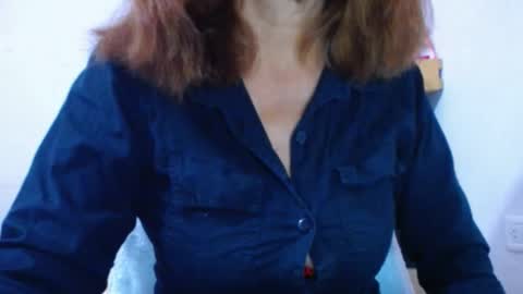 Snapshot of cristal_collins1 chatting on 01/18/25, 08:52 cristal_collins1 online show from 01/18/25, 08:52