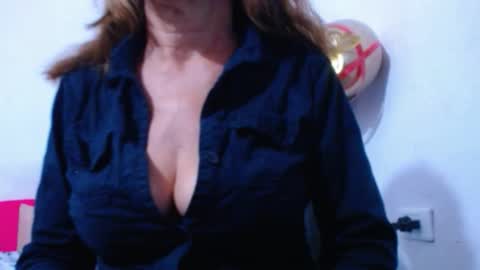Snapshot of cristal_collins1 chatting on 02/20/25, 11:53 cristal_collins1 online show from 02/20/25, 11:53