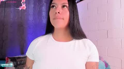 Snapshot of cristal_dark_ chatting on 12/19/25, 10:06 Cris online show from 12/19/25, 10:06