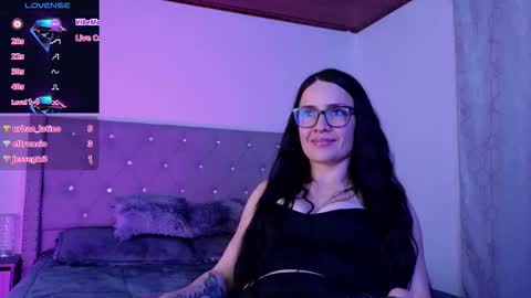 Snapshot of cristal_hilton_10 chatting on 02/18/26, 12:17 Alejandra from Wednesday to Saturday from 1000 pm to 400 am Colombian hour online show from 02/18/26, 12:17