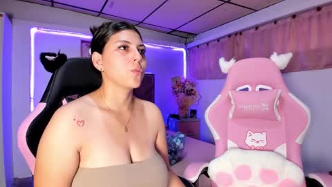 cristal_smith20 online show from 03/25/26, 12:00