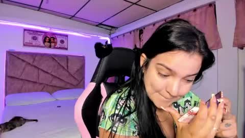 cristal_smith20 online show from 04/27/26, 11:30