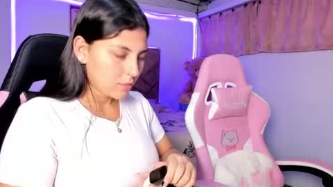 cristal_smith20 online show from 07/03/26, 12:00