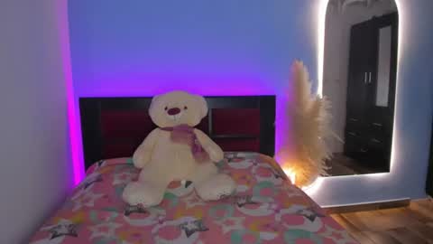 cristal_t2 online show from 06/11/26, 06:50