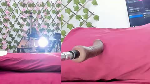 cristal_thompson_ online show from 09/12/25, 12:05