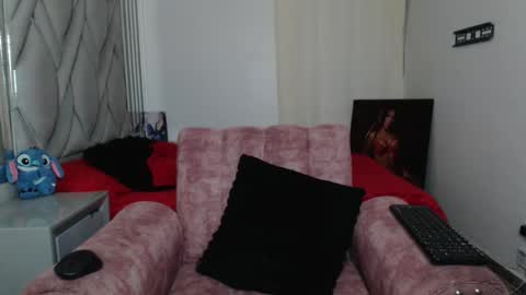 Natalie                      online show from 10/04/25, 11:14