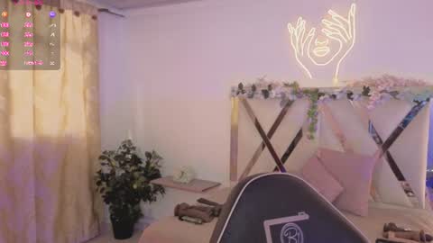 Snapshot of cristalbroke_tay chatting on 07/04/26, 08:37 Crystalbroke online show from 07/04/26, 08:37