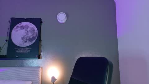 Nicole  Connection time 220pm-910pmCol online show from 09/19/25, 07:47