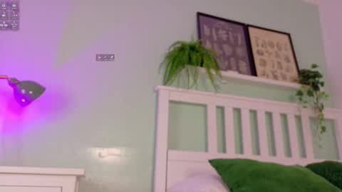 Nicole  Connection time 220pm-910pmCol online show from 09/26/25, 07:40