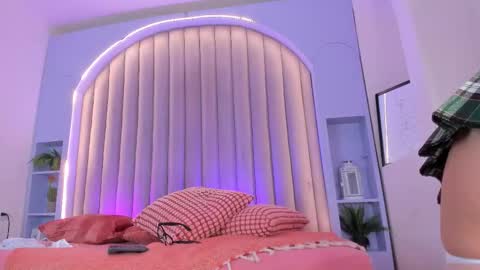 Nicole  Connection time 220pm-910pmCol online show from 02/03/26, 08:14