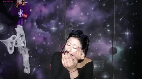 Cristal de Leon online show from 10/18/25, 07:03