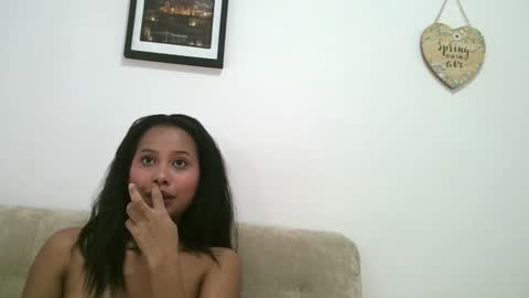 Snapshot of cristel_bloss2 chatting on 12/15/24, 03:42 Karol online show from 12/15/24, 03:42