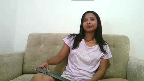 Snapshot of cristel_bloss2 chatting on 12/22/24, 11:00 Karol online show from 12/22/24, 11:00