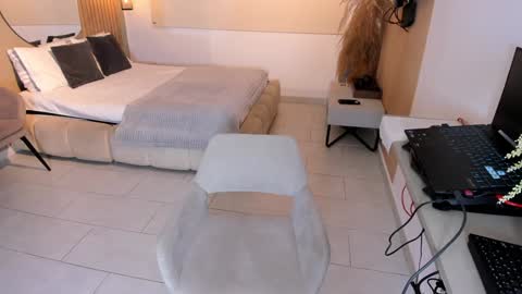 Cristian  online show from 02/08/25, 02:49