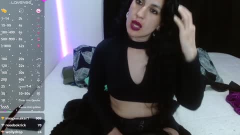 Snapshot of cristina_connor chatting on 12/30/24, 08:10 Cristina online show from 12/30/24, 08:10