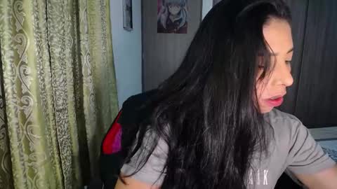 Snapshot of cristina_ford chatting on 09/22/25, 02:13 Cristina online show from 09/22/25, 02:13