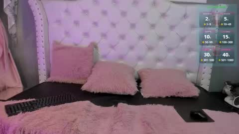 Cristina  online show from 11/13/25, 08:41