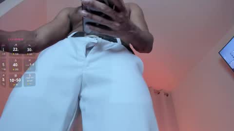 Snapshot of criston_monrrone chatting on 11/11/25, 03:50 Criston online show from 11/11/25, 03:50