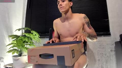 cristopher23  online show from 02/28/25, 08:18