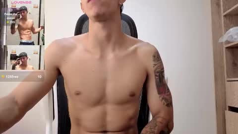 cristopher23  online show from 10/08/25, 03:20