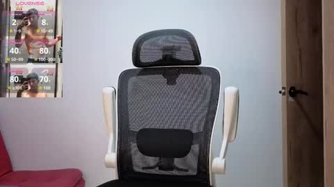 cristopher23  online show from 12/22/25, 11:02