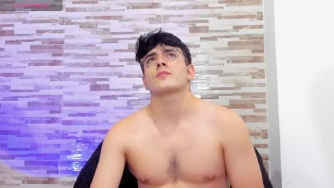 Snapshot of cristopher_russo chatting on 05/15/26, 11:12 CRISTOPHER online show from 05/15/26, 11:12