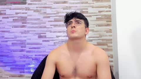 Snapshot of cristopher_russo chatting on 05/15/26, 11:34 CRISTOPHER online show from 05/15/26, 11:34