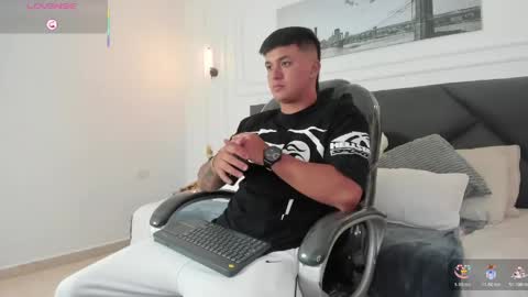 Snapshot of cristopher_strong chatting on 05/11/26, 02:12 Cristopher online show from 05/11/26, 02:12
