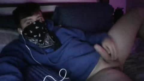 Snapshot of crisx3585 chatting on 11/12/25, 04:13 crisx3585 online show from 11/12/25, 04:13