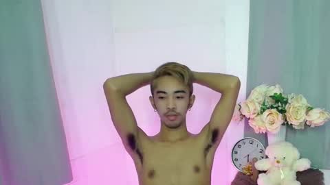 crocodale online show from 10/27/25, 01:59