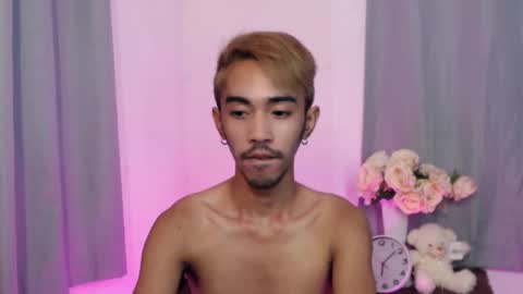 crocodale online show from 10/31/25, 02:40