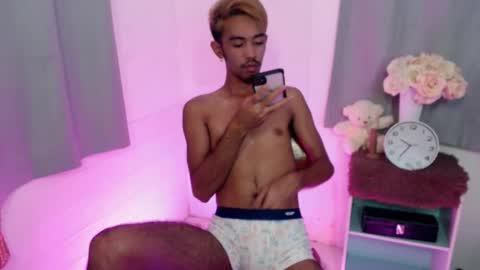 crocodale online show from 11/19/25, 06:08